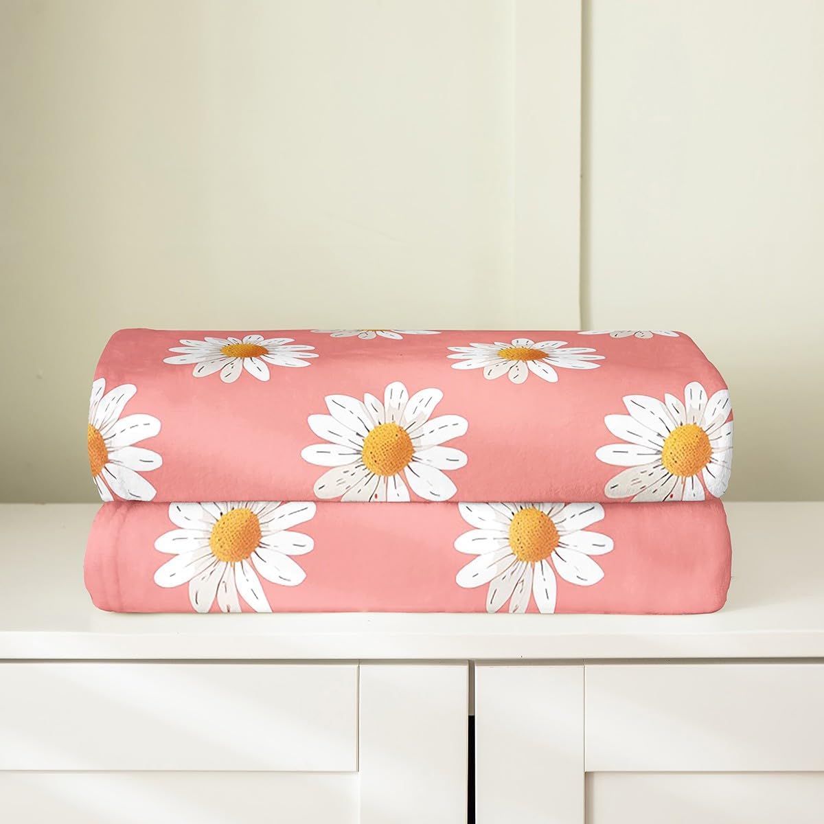Feelyou Daisy Plush Throw Blanket Queen 90"x90" Natural Theme Flannel Fleece Blanket Botanical Floral Printed All Season Bed Blanket Blossom Flowers Pattern Blanket Room Decor Pink