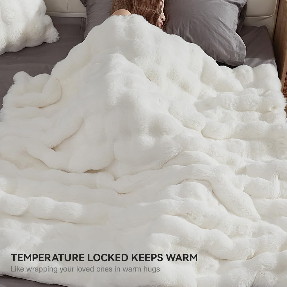Soft Faux Rabbit Fur Throw Blanket Luxury Super Comfy Double Sided Ultra Cozy Thick Warm Fluffy Blanket for Couch Chair Sofa Bed Living Room Camping, Plush Fuzzy Bubble Blanket, 970 GSM, 50''x60''