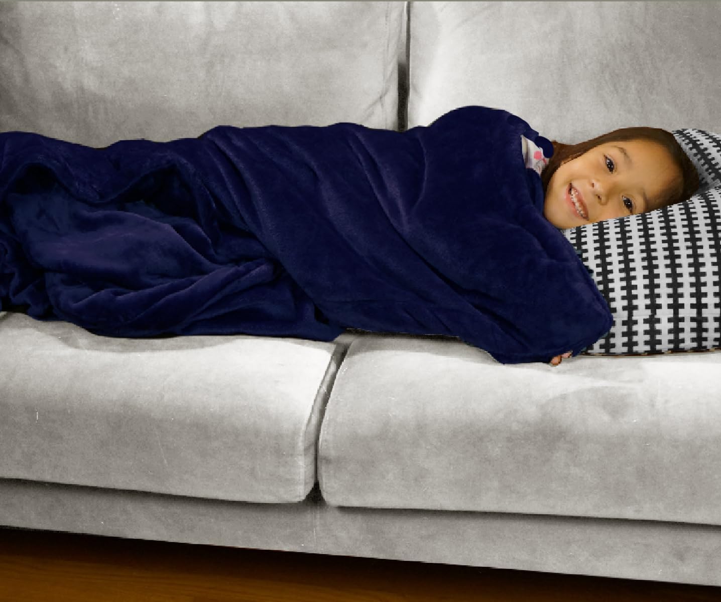 CozyCozzz – The Ultimate Comfort Blanket for Kids with Hand & Foot Pockets