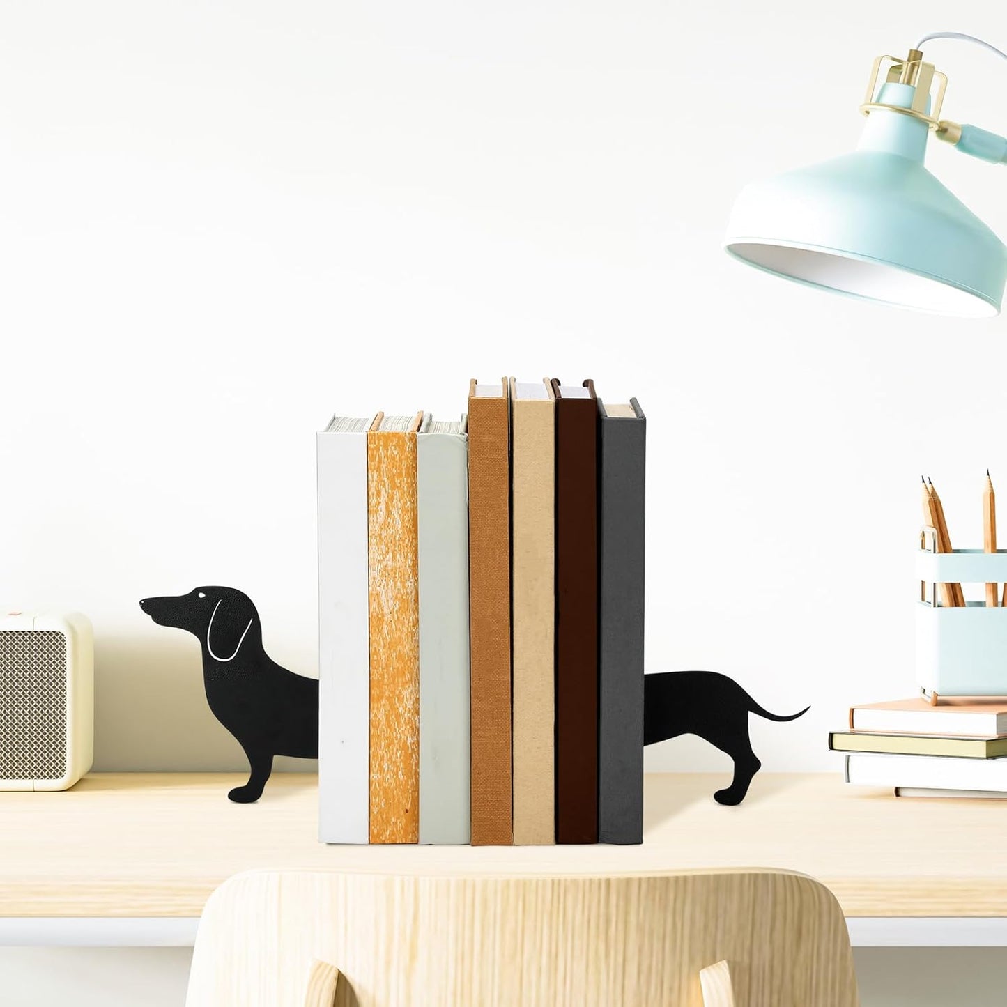 Novabright Wiener Dog Dachshund Silhouette Metal Bookends Set of 2 Dachshund Book Ends for Shelves Decorative Bookshelf Home Office Desk Bookshelf Decor Gift for Dog Lovers and Reading Enthusiast