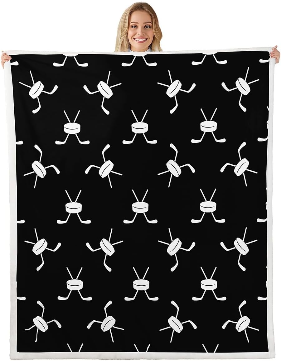 Erosebridal Ice Hockey Sherpa Blanket Hockey Player Flannel Blanket for Kids Boys Girls Teens Adult Winter Ice Sports Cartoon Black White 40"x50"