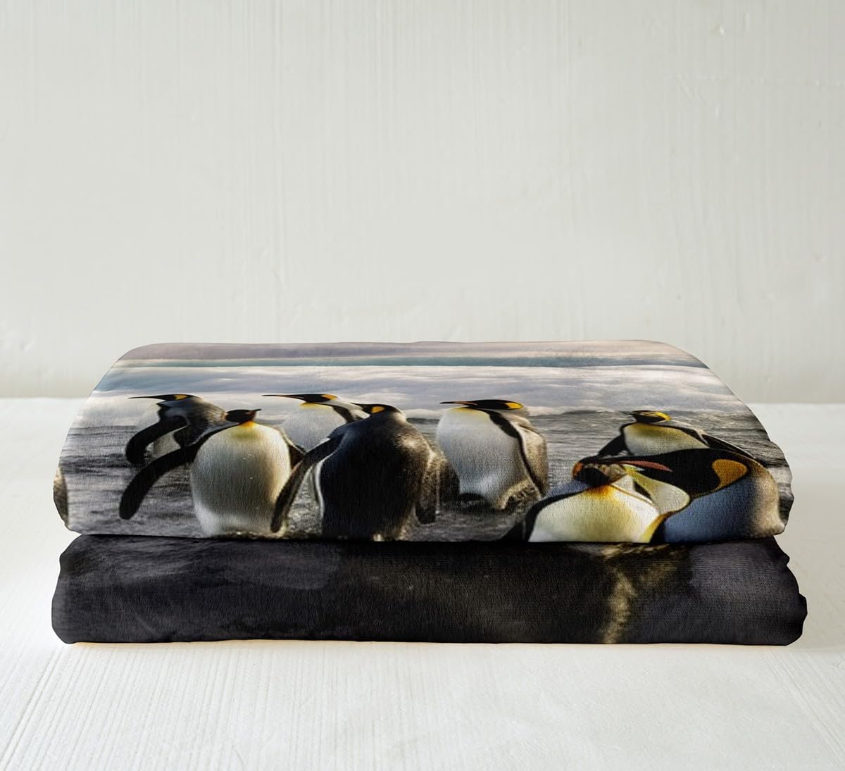 Cute Penguin Fleece Throw Blanket for Sofa Couch Bed Funny Animal Printed Plush Blanket Decorative Lovely Polar Animal Pattern Sherpa Blanket Sea Printed Fuzzy Blanket King 87x95 Inch