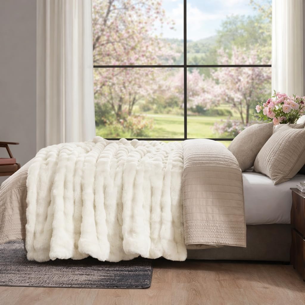 Amélie Home Faux Fur Throw Blanket for Bed, Ultra Soft Fuzzy Plush Bubble Blanket for Bedroom & Bed Decor, 108"x90", Cream White
