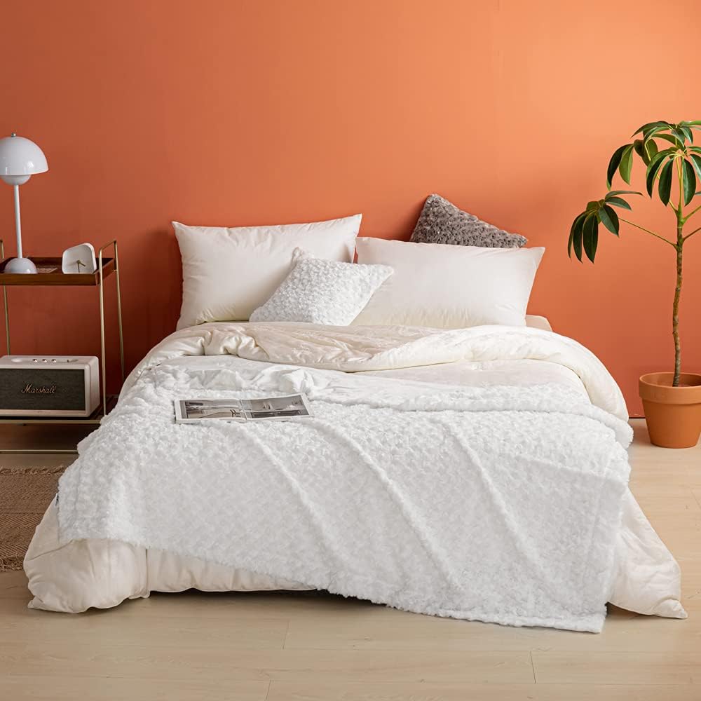 Simple&Opulence Plush Fluffy Throw Blanket Tridimensional Rose Pattern Soft Warm Microfiber Cozy Chic Shaggy Reversible Coverlet for Girls Home Décor Couch, 102"x 88" (King, White)
