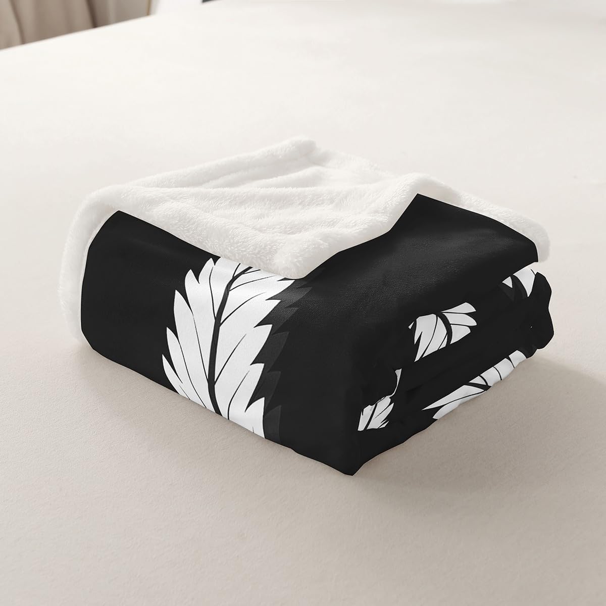 Feelyou Marijuana Sherpa Blanket Cannabis Leaves Throw Fleece for Couch Bed Sofa Men Bedroom Decor Black White Pattern Fuzzy 50"x60"