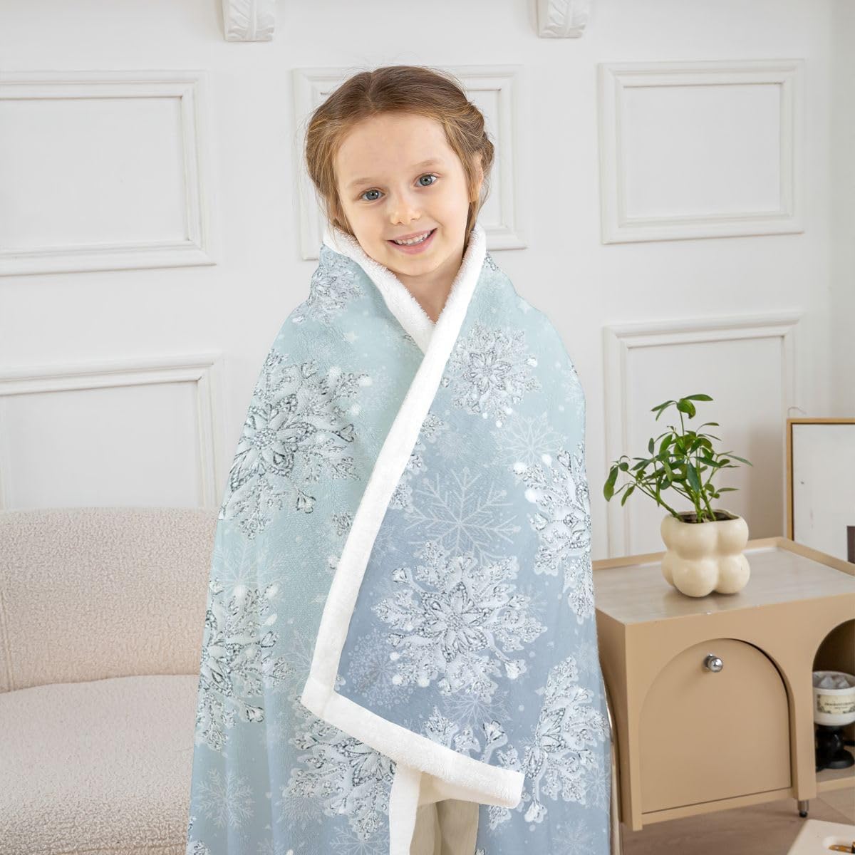 Feelyou Christmas Snowflake Sherpa Throw Blanket Throw 50"x60" Glitter Snowflake Fleece Throw Blanket for Kids Boys Girls Bedroom Decor Blue Xmas Plush Blanket Women Men Fuzzy Blanket