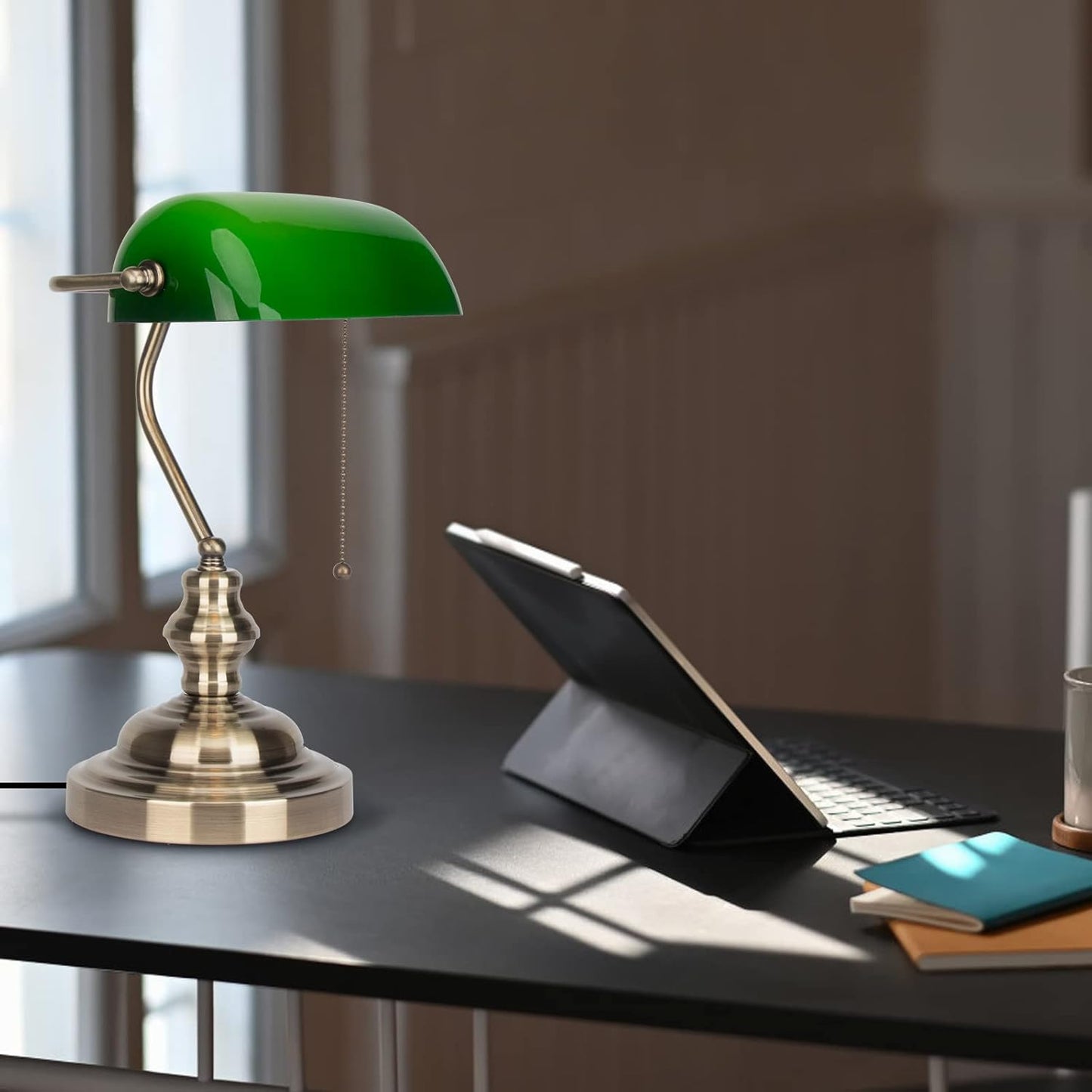 Green Glass Bankers Desk Lamp,Antique Desk Lamps with Brass Base, Traditional Library Lamp with Pull Chain, E26 Base, Vintage Desk Lamp for Office, Study Room