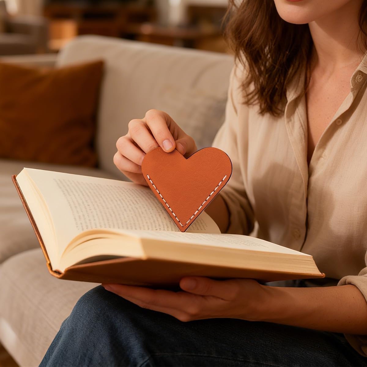 Leather Heart Bookmarks, HOMTEK 6pcs Cute Corner Page Book Marks for Reading Women, Book Lovers Teachers Students, Cute Handmade Reading Gifts(Love A-6pcs)