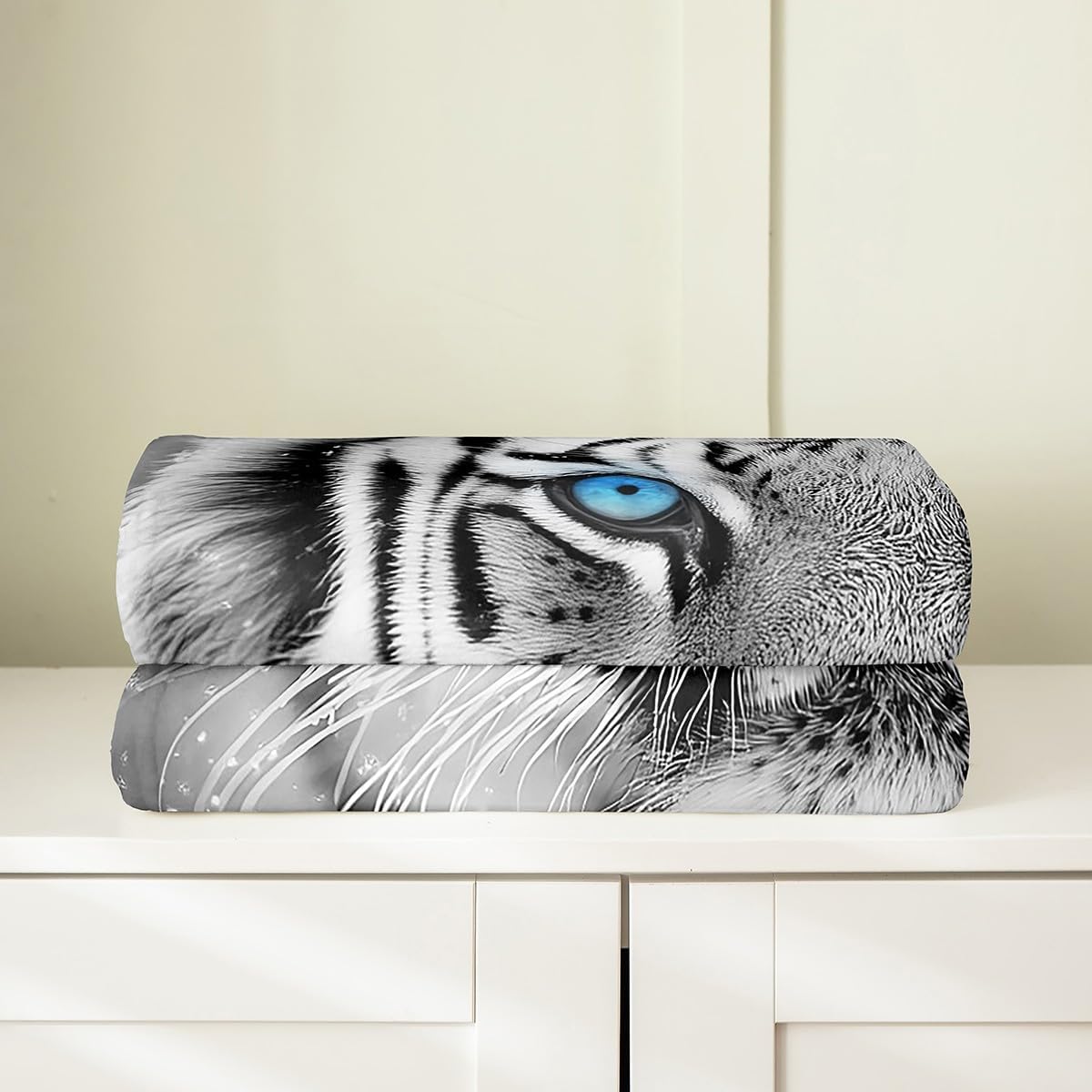 Erosebridal 3D Tiger Blanket Queen 90x90, White Tigers Animals Throw Blanket for Sofa Bed, Tribal Hunting Safari Wildlife Soft Fleece Blanket for Kids Teens, Big Cat Wild Animal Cozy Fuzzy Blanket