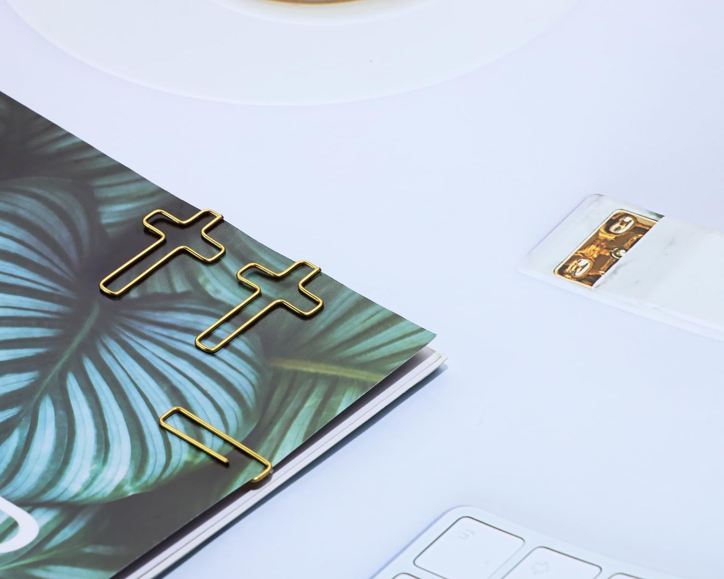 Penta Angel Cross Shape Paper Clip Book Page Mark 30Pcs Small Metal Bible Christian Page Markers Journaling Paperclips for Men Women Christmas Easter Gift (Gold Cross-30)