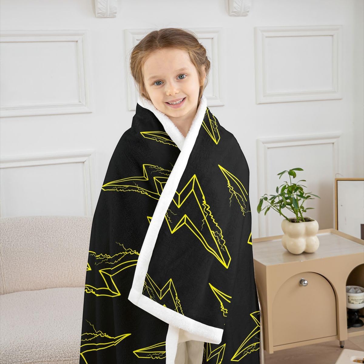 Lightning Pattern Bed Blanket Kids Girls Yellow and Black Sherpa Blanket Soft Cozy Lightweight Lightning Sign Plush Fleece Modern Cool Blanket Gifts for Bed Chair Office Sofa(Throw 50"x60")