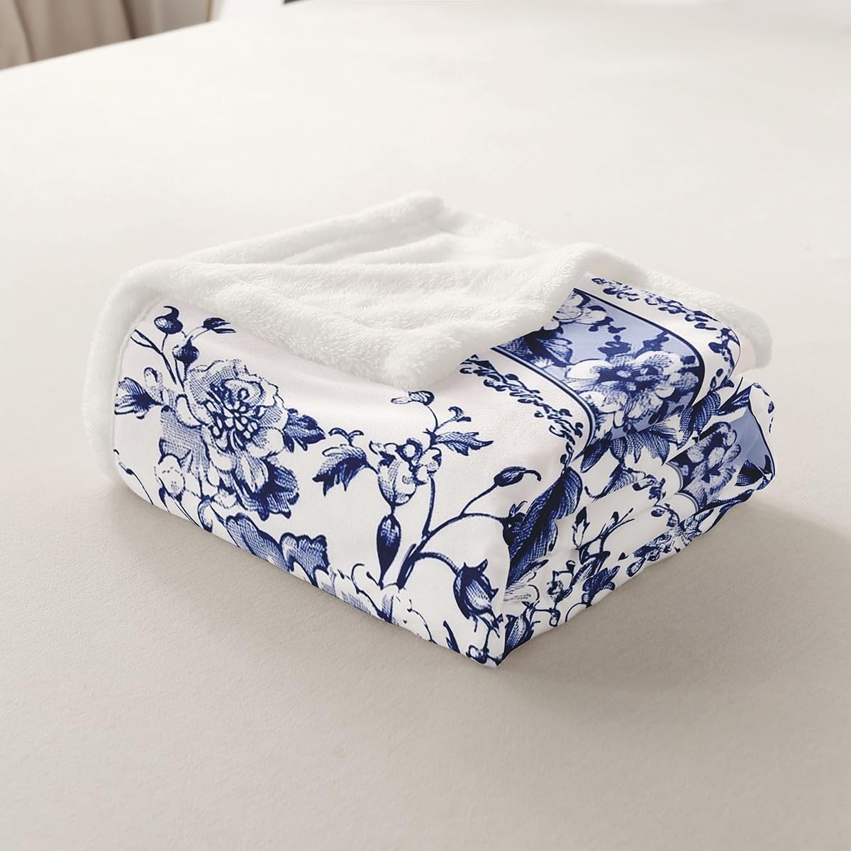 Erosebridal Blue White Floral Blanket Baby 30x40,Geometric Oriental Flower Fuzzy Fleece Blankets for Kids Girls Teens Women,Chinese Style Throw Blanket,Vintage Blossom Bed Blankets
