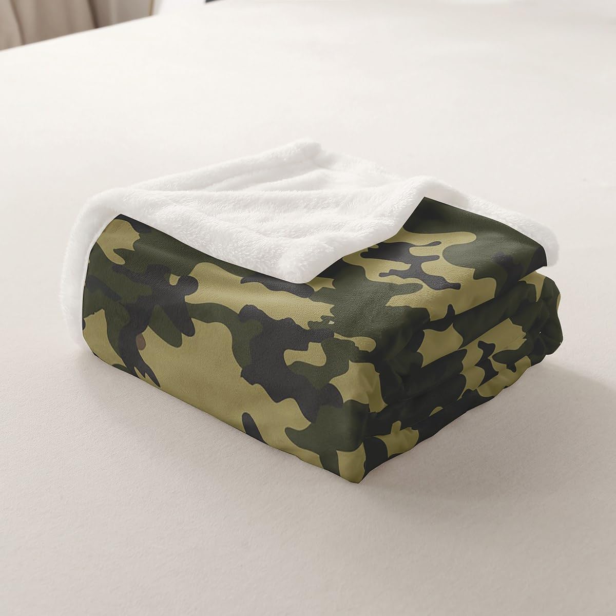 Feelyou Camouflage Sherpa Throw Blanket for Couch Duck Hunter Green Camo Hunting Super Soft Cozy Fleece Army Camouflage Blanket for Winter, Plush Throw Twin 60"x80" All Season