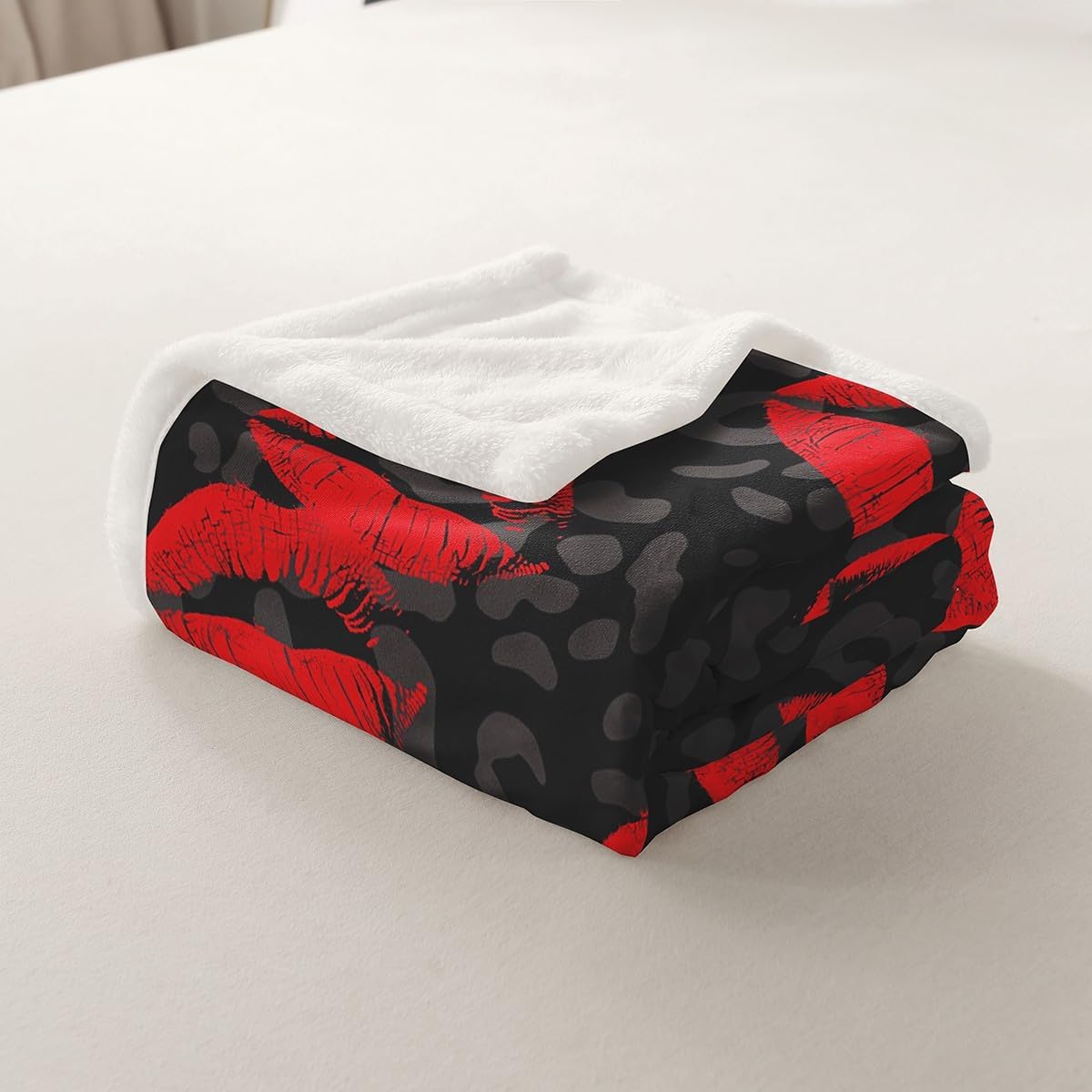Castle Fairy Red Lips Print Fleece Throw Blanket, 50x60 Inch, Kiss Marks Pattern on Dark Black Leopard Background, Fuzzy for Sofa Couch, Romantic Style Polyester Flannel