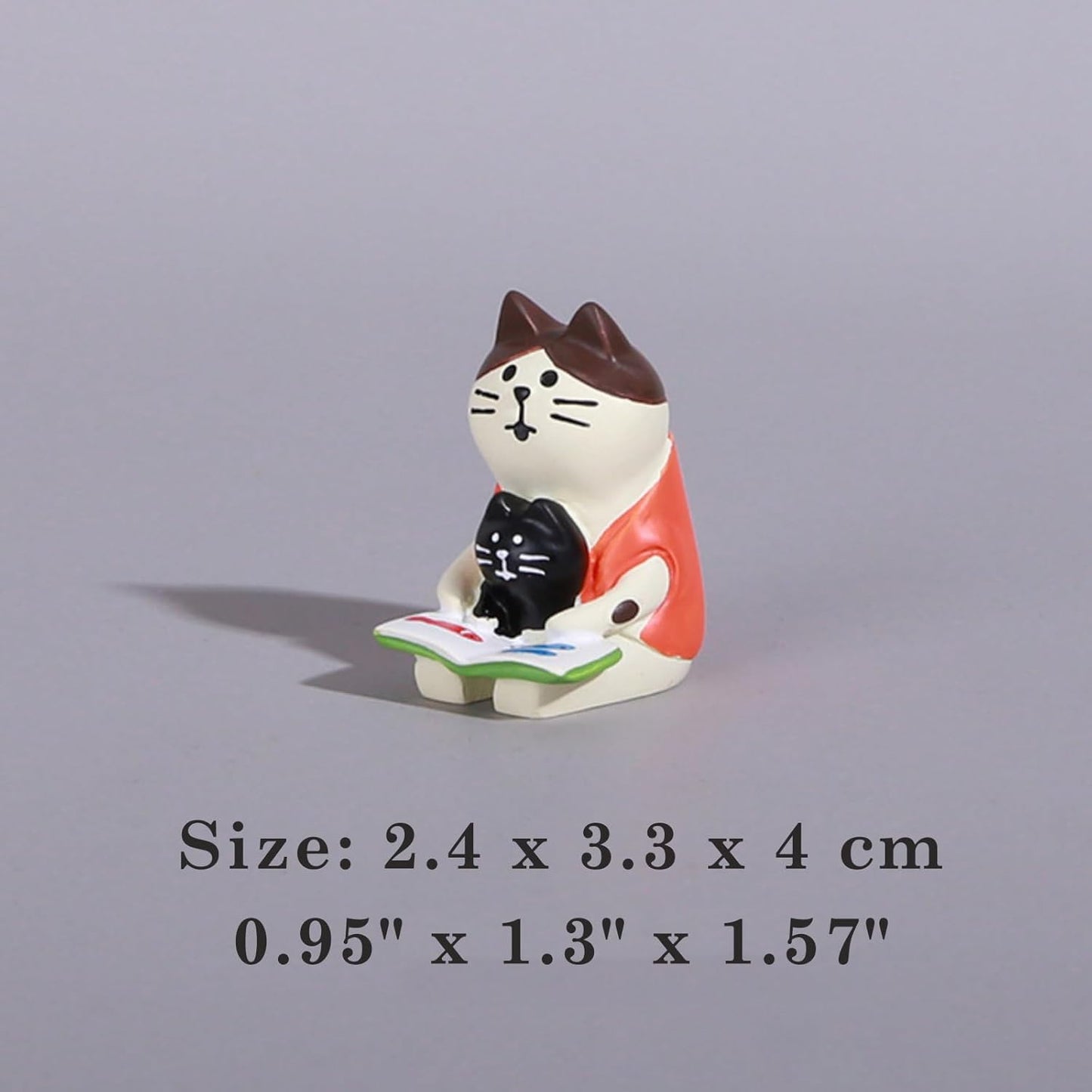 Miniature Cat Reading Figurine with Wooden Rocking Chair Set, White and Black Cats, for Office Desktop Decor, 2.4x3.3x4 cm, Funny Gifts for Mom Grandma, Cute cat Kitty Gift, Fairy Garden Decor