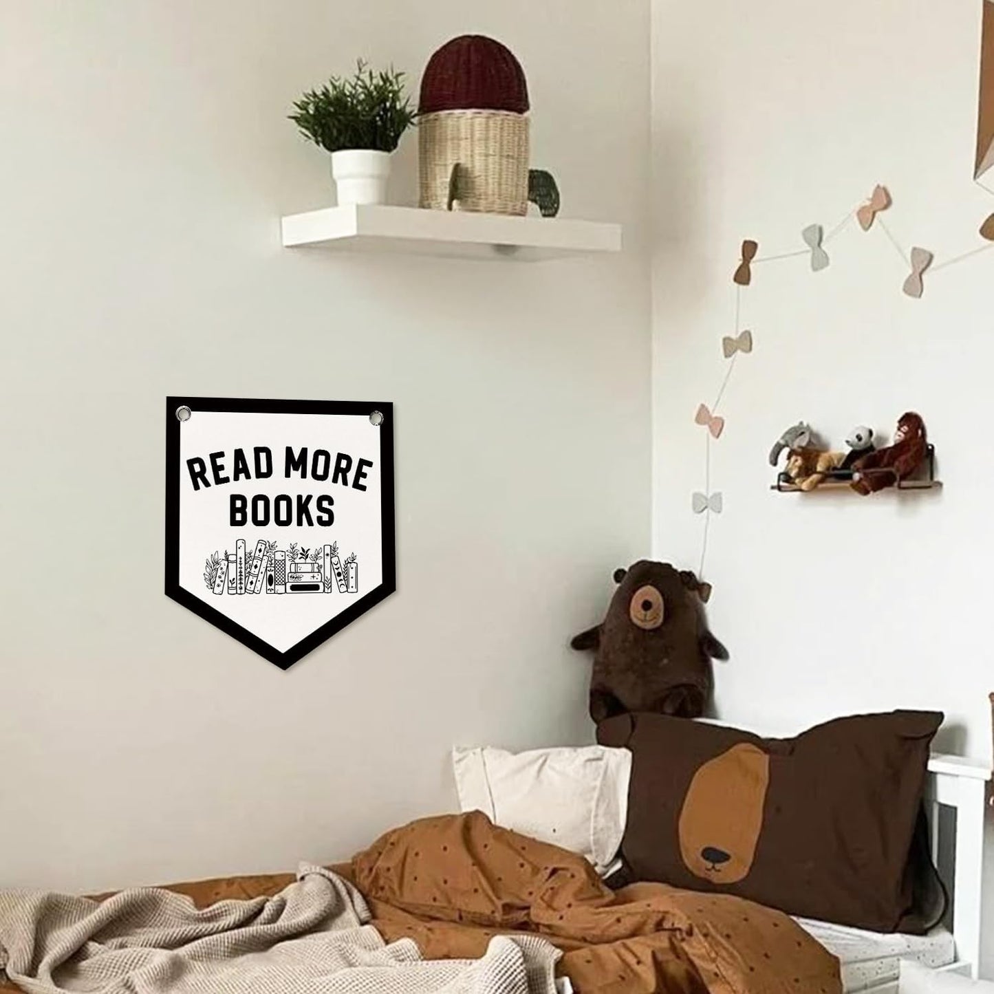 DSHFG Read More Books Reading Corner Decor for Kids, Kids Reading Nook Wall Art Felt Pennant Banner for Classroom Nursery Toddler Room, Read Sign Hanging Felt Flag, 12x14 Inch