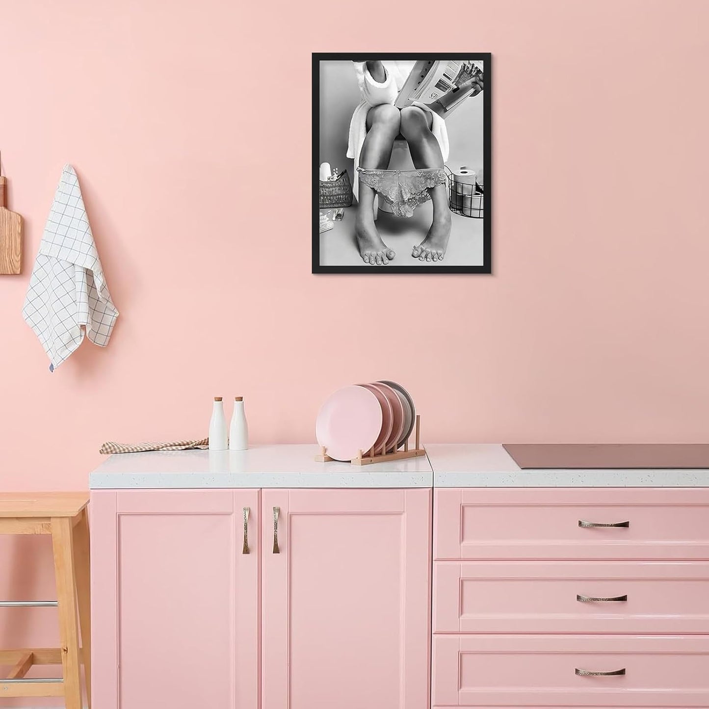 uniro Trendy Newspaper Wall Art Prints Woman Reading Newspaper in Toilet Canvas Decor Vintage Black & White Newspaper Wall Decor Aesthetic Pictures Funky Bathroom Wall Decor Disco Poster for Teen Girly Bedroom Apartment, Bar Cart decor -8x10 Unframed