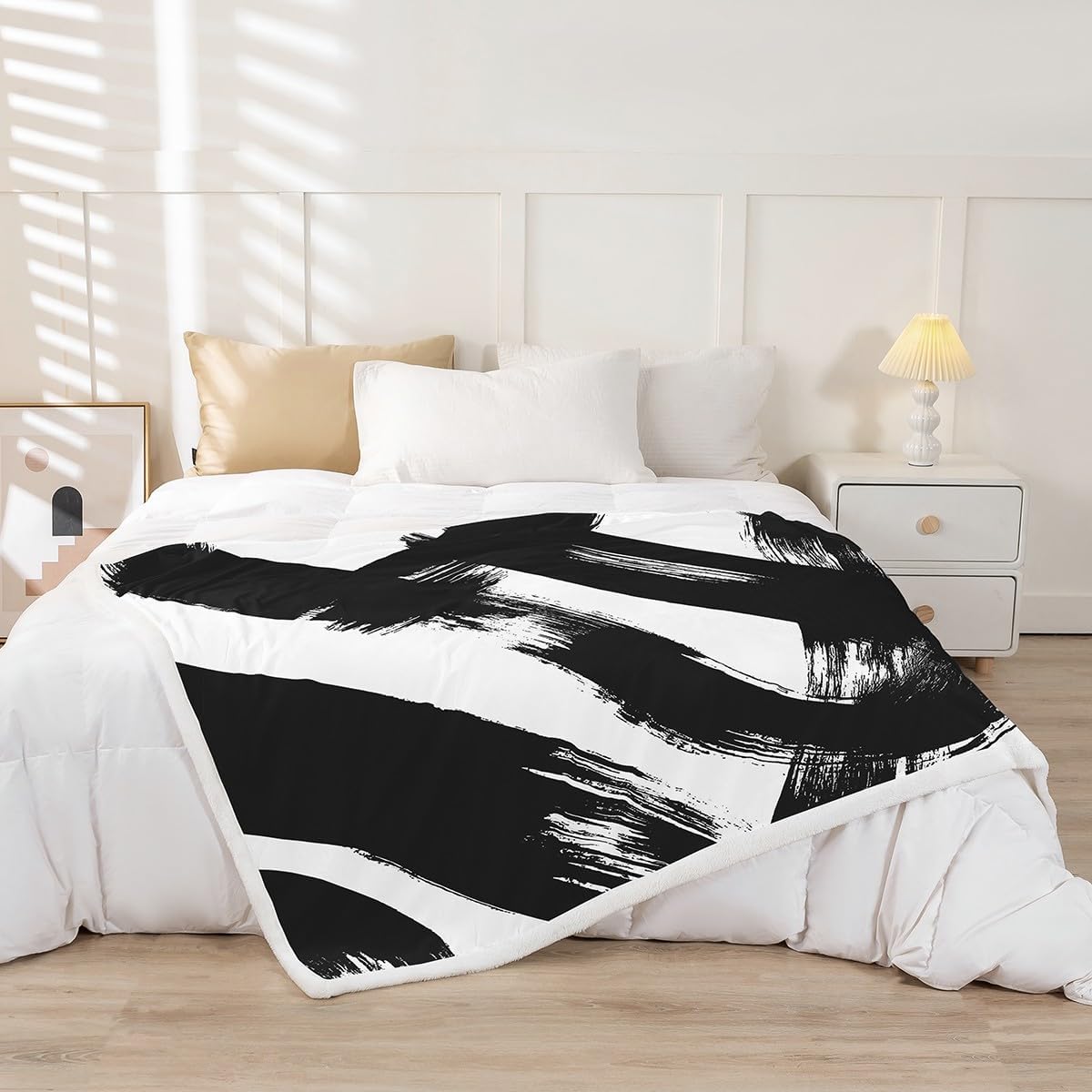 Abstract Art Throw Blanket,Black and White Lines Blankets,Modern Graffiti Striped Fleece Blanket for Kids Teens Woman Men Room Decor,Fashion Simple Sherpa Blanket,for Chair/Sofa,50"×60"