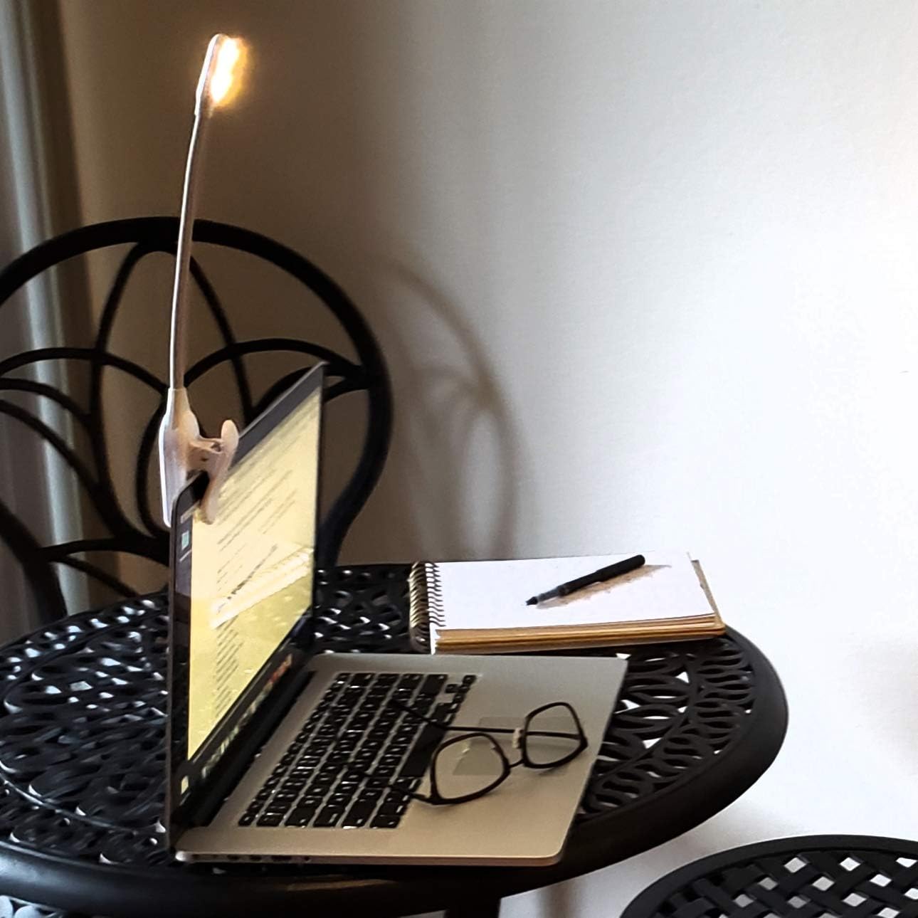 Mighty Bright The Original WonderFlex Book Light, Battery-Powered, Warm Eye Care LEDs, Flexible, Durable, Dimmable, Clip-On Reading Light, Read in Bed, Use Batteries or Micro USB (White)