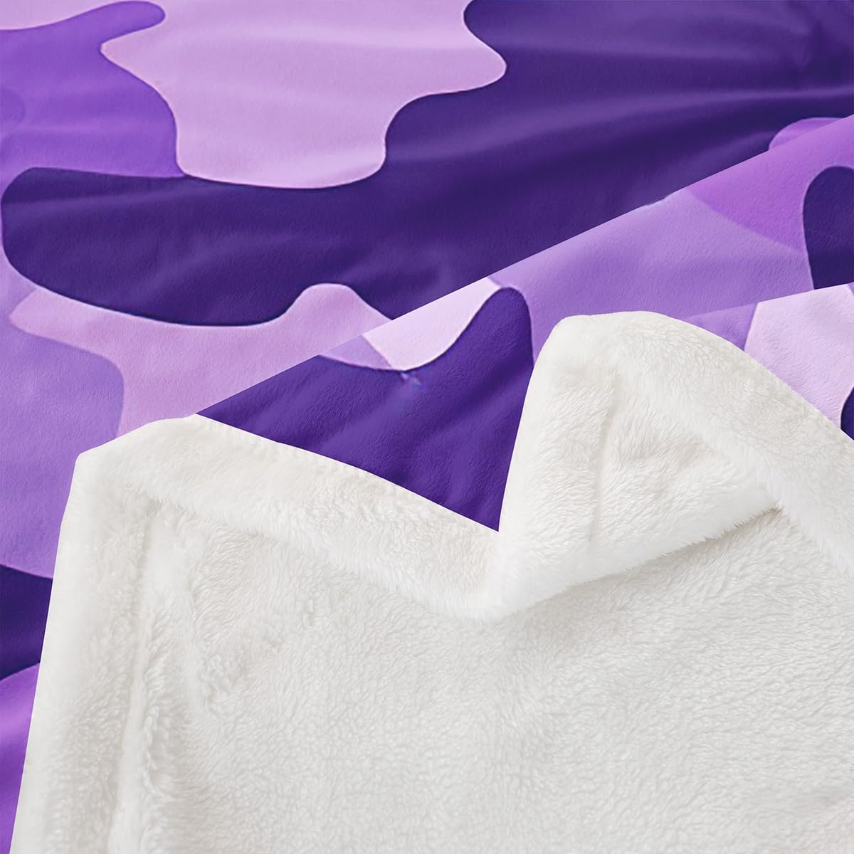 Camouflage Fleece Throw Blanket Super Soft Cozy Purple Camo Sherpa Blanket for Kids Women Adults Camo Plush Blanket Military Theme Fuzzy Blanket for Sofa Bed(30x40 Inches)