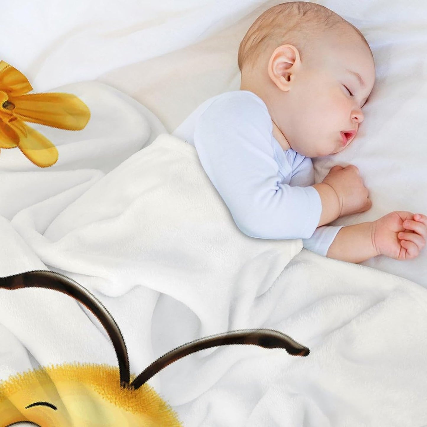 Cute Bees Daisy Flower Throw Blanket for Couch Super Soft Warm Lightweight Throw Blankets Cozy Flannel Bed Blanket Cute Decorative Blankets for All Seasons Home Decor Gift 50"*60"（130 * 150cm）