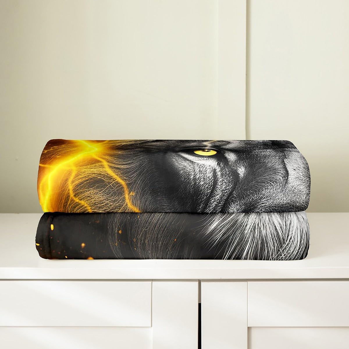 Erosebridal Boys Wild Lion Throw Blanket for Adult Teens Men,Yellow Lightning Fleece Blanket Glitter Lion Blanket African Safari Animal Bed Blanket for Home Room Decor,Warm All Season Twin 60x80