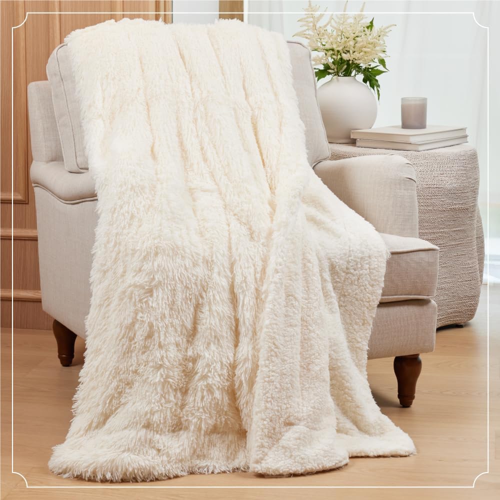 The Connecticut Home Co Throw Blanket Soft Fluffy Room Decor, Cozy Warm Throws for Bed, Couch, Gifts for Women, Bedroom Cute Aesthetic Blankets Shag and Sherpa, 65x50, Cream