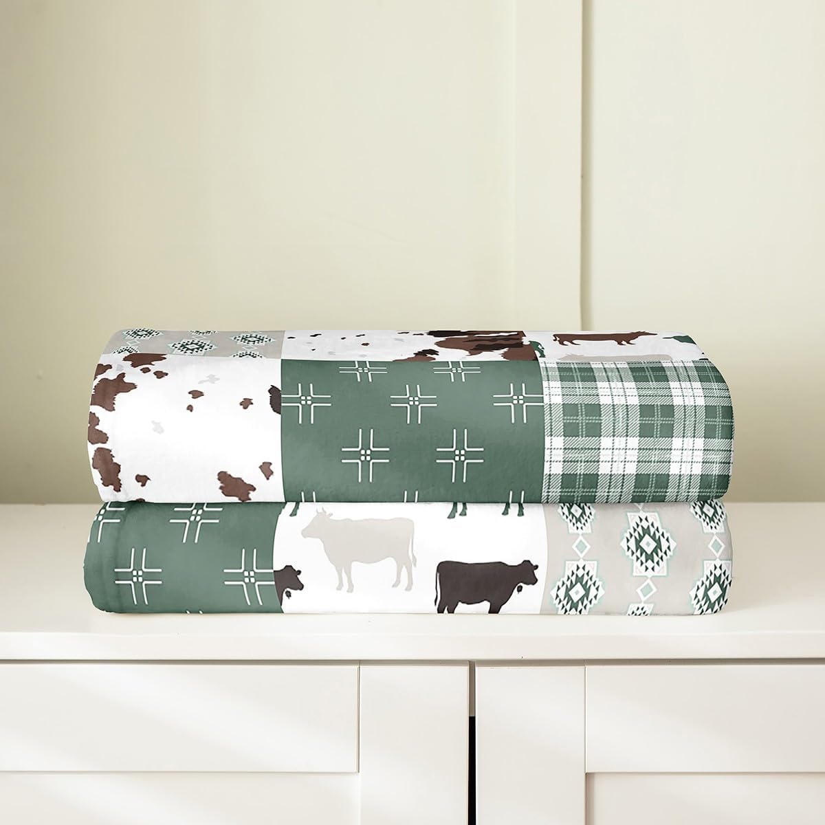 Feelyou Cow Print Plush Throw Blanket, for Kids Boys Girls Cartoon Milk Cow Flannel Fleece Blanket Baby 30"x40" Farmhouse Cowhide All Season,Bed Blanket Bedroom Decor Green White Animal
