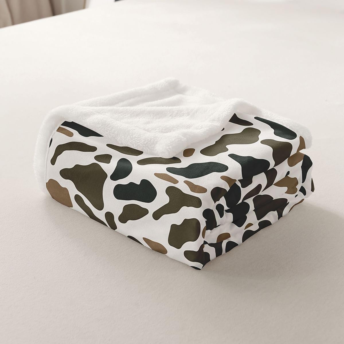 Feelyou Camo Throw Blanket Black White Soft Fleece Sherpa Cozy Fuzzy Plush Warm Wild Hunting Fuzzy Plush Throw Farmhouse Cabin Rustic Baby 30"x40" Animal for Bed Couch Living Room