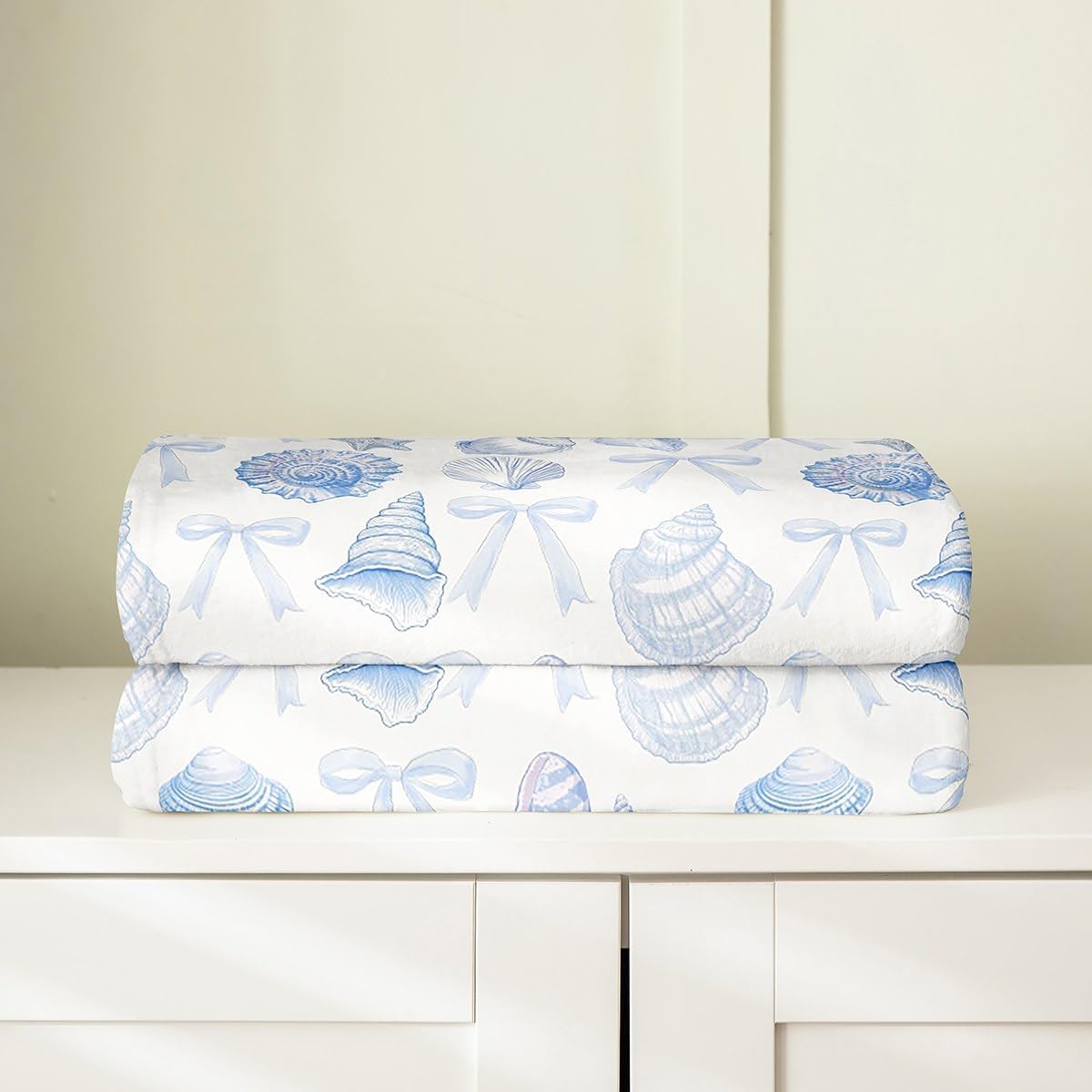 Coastal Throw Blanket Boys Girls,Summer Beach Shell Conch Graffiti Fuzzy Blanket All Seasons Bed Blanket,Hawaii Seaside Blue Bowknot Princess Bow Girly Plush Blanket,Twin (60 x 80 Inches)