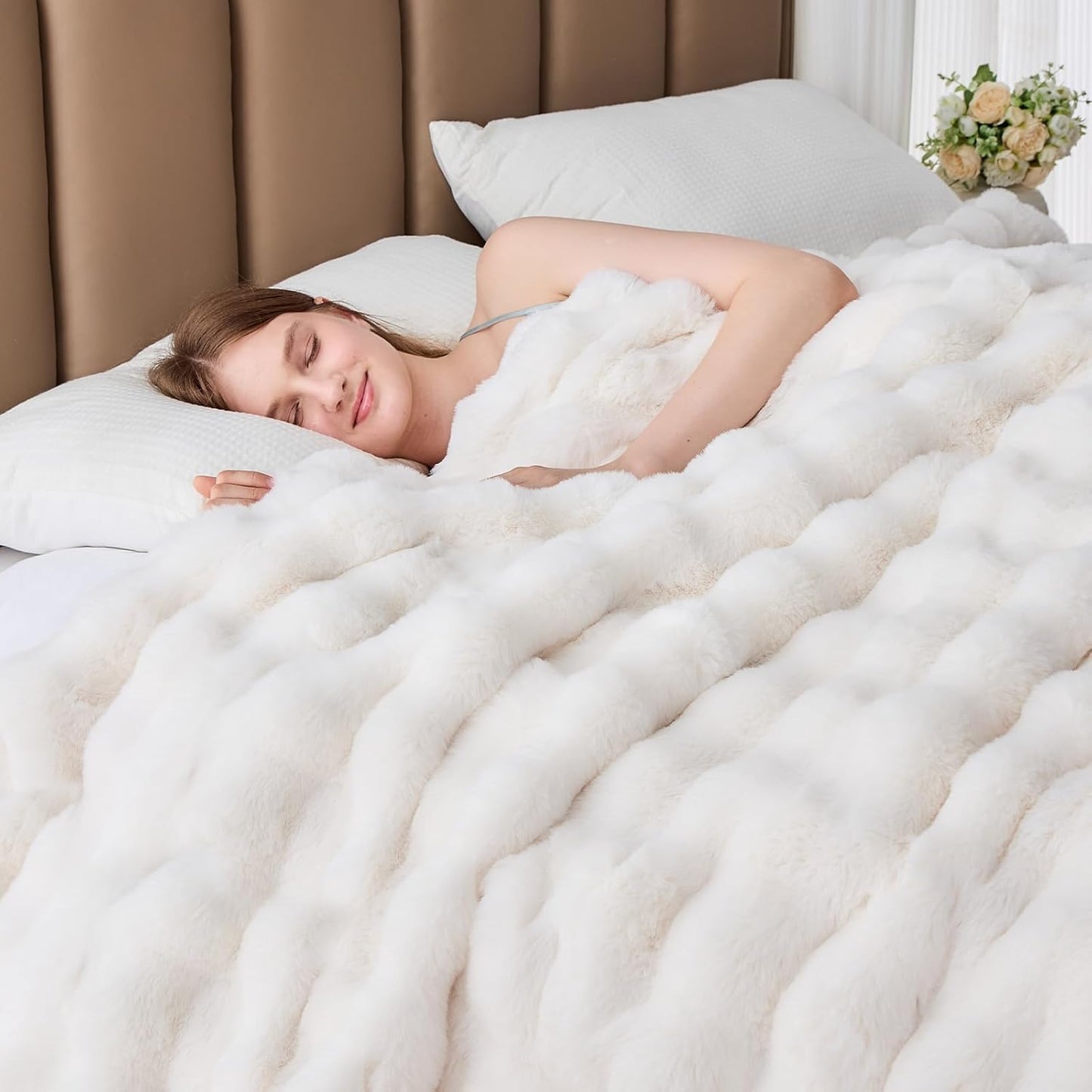 Faux Fur Twin Blanket for Couch, 1000 GSM Cozy Fuzzy Fluffy Soft Plush Thick Bubble Sherpa Blanket for Sofa Bedroom Living Room, Mothers Day Birthday Gifts for Women Home Decor