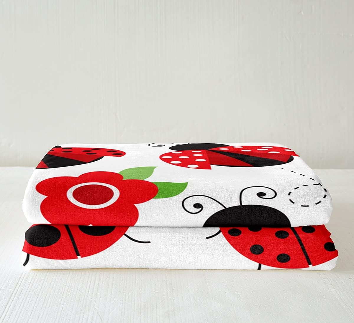 Castle Fairy Ladybug Fleece Throw Blanket Super Soft Cozy Red Floral and Insect Sherpa Blanket for Kids Women Adults Cute Bug Plush Blanket Entomology Fuzzy Blanket for Sofa Bed Couch(30x40 Inches)