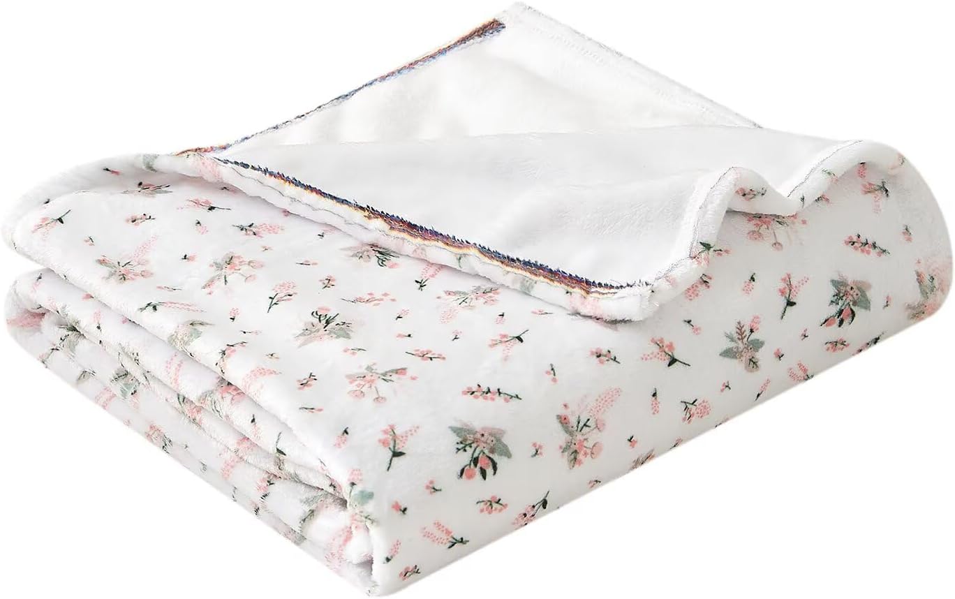 White Rustic Floral Flannel Throw Blanket for Couch Bed Sofa Farmhouse Lightweight Soft Cozy Warm Fall Winter Blankets for Office Naps Travel Warm Aesthetic Cloud Throw Blanket