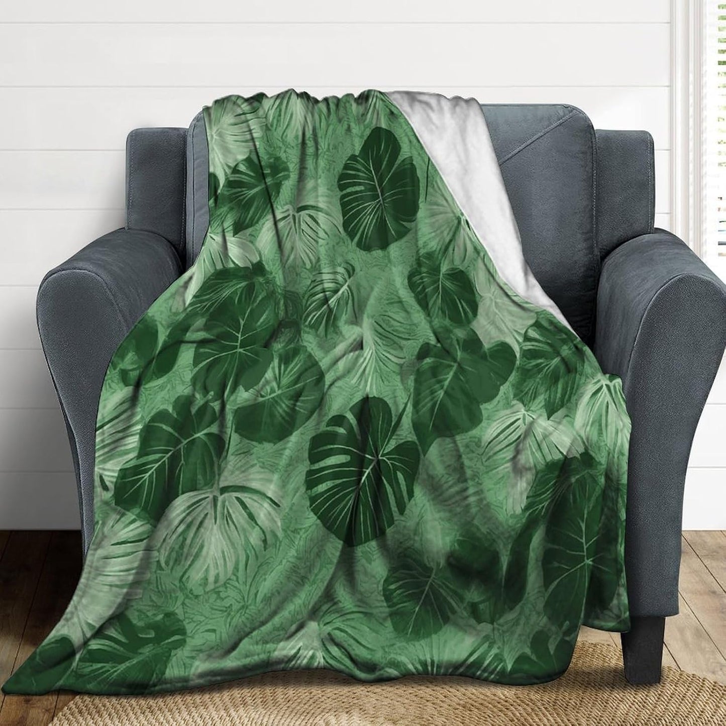 Green Tropical Leaves Throw Blanket for Couch Super Soft Warm Lightweight Throw Blankets Cozy Flannel Bed Blanket Cute Decorative Blankets for All Seasons Home Decor Gift 50"*60"（130 * 150cm）