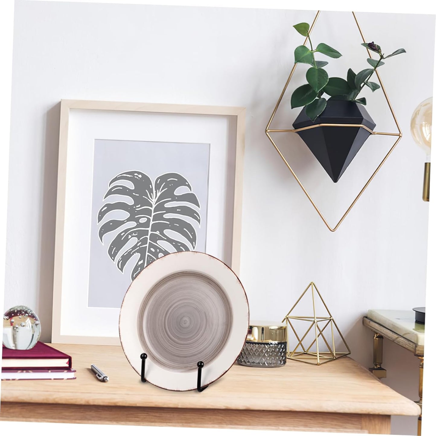 PRETYZOOM 4 Pcs Metal Plate Holder Display Stands for Dishes Photos Frames Books Sturdy Easel Design for Home Cafe Office Exhibition Use Matte Finish for Showcasing Decor