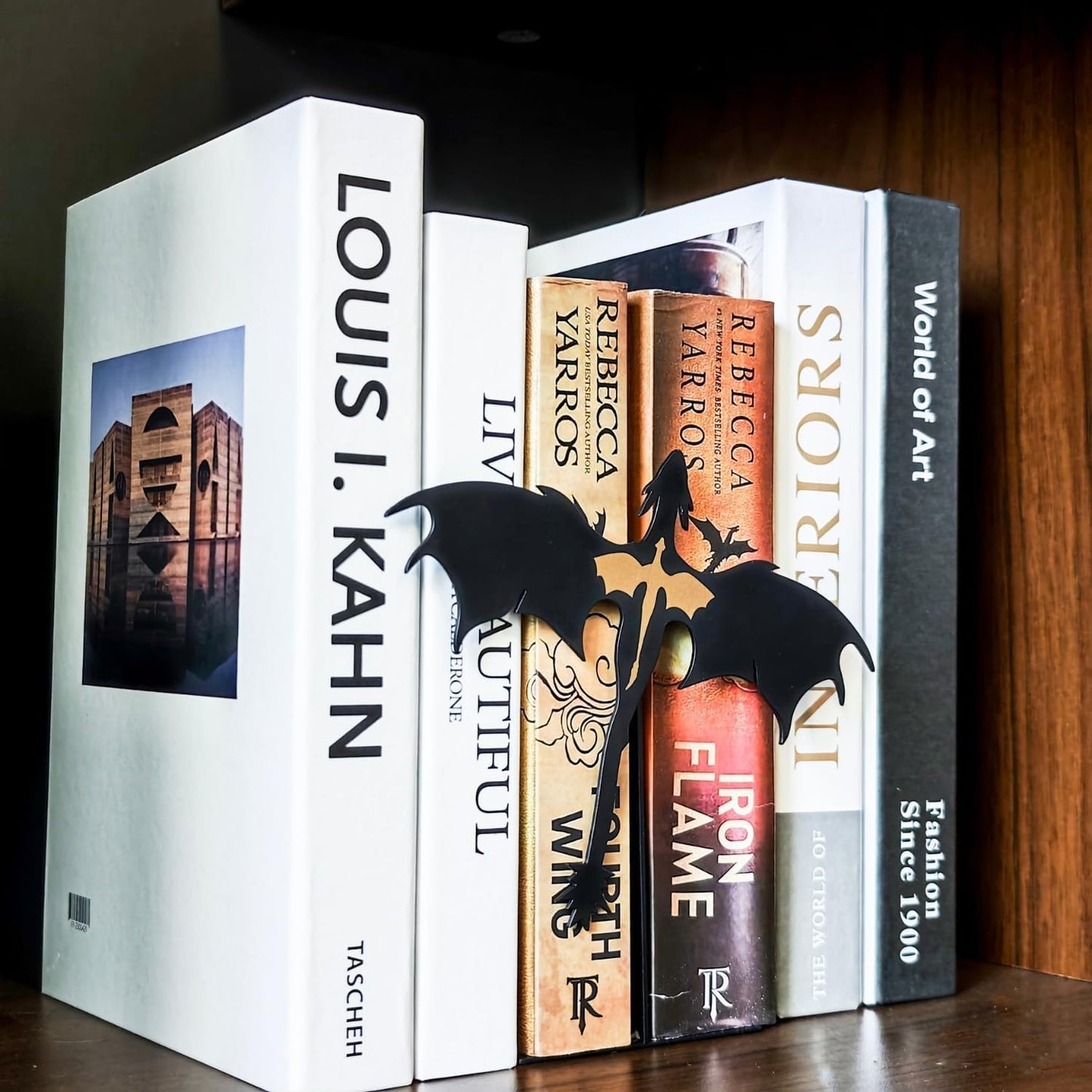 Metal Fantasy Dragon Shelf Decor – 4th Wing Dragon Silhouette Bookend Ornament for Fantasy Readers and Book Lovers, 6.7" Wide Standing Bookshelf Decoration