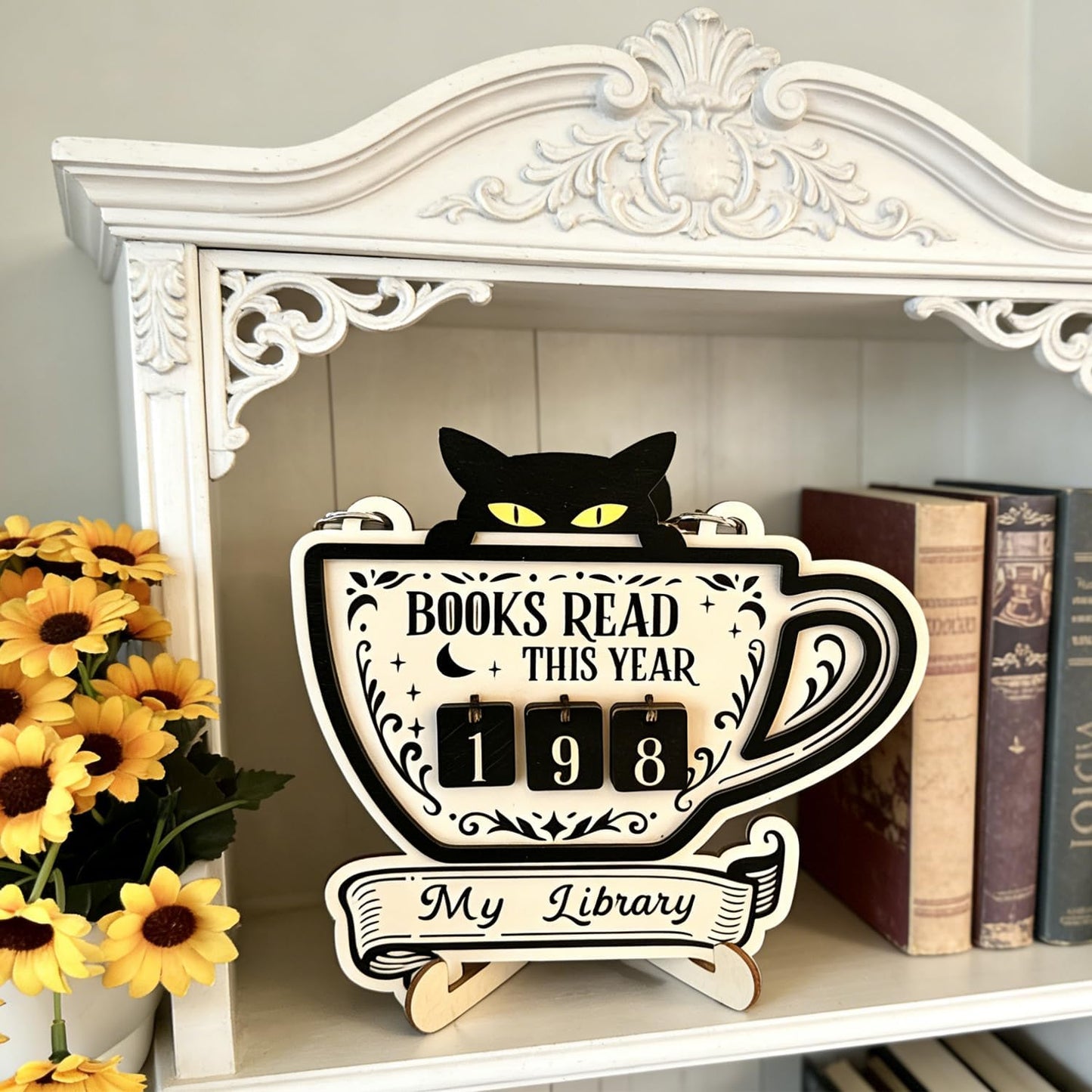 Books Read This Year Counter, Cute Cat Wooden Book Counter Sign, Reading Tracker Sign for Bookshelf Decor, Gifts for Book Lovers Women Readers, Home Library Essentials