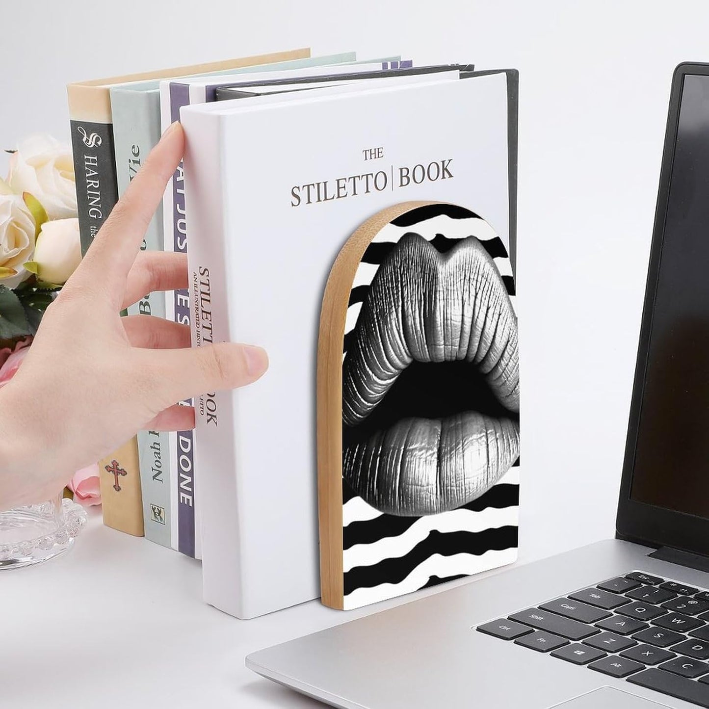 Lips Printed in Black and White Stripes Bookend for Shelves Wooden Book End Large Size Sturdy Book Holders Stoppers with Metal Base for Bookshelves Slick Decorative Bookends Stands