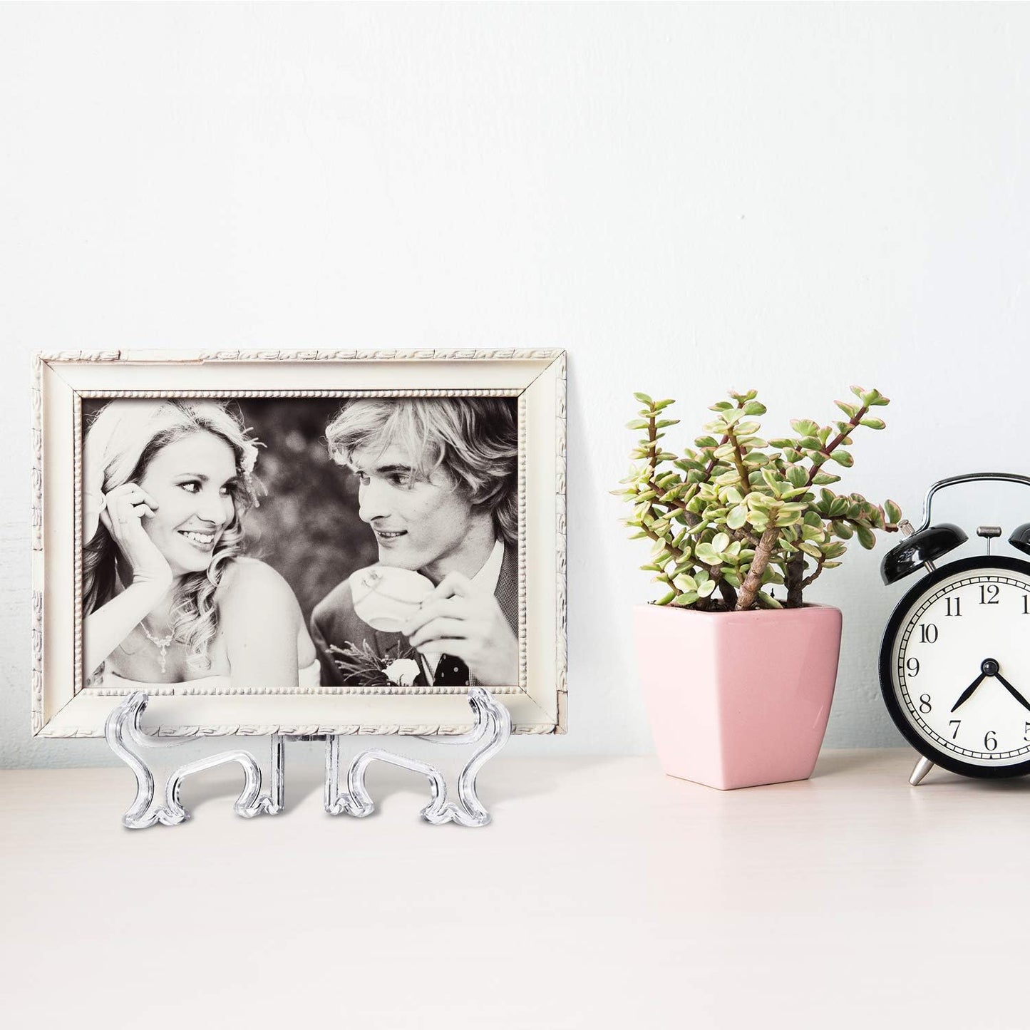 Boao 24 Pcs Plastic Easel Plate Stands Holders for Display 3/4/5/6 Inch Picture Frame Photo Plastic Easel Displaying Card Magazine Book Cd Phone Weddings Home Decoration (Clear)