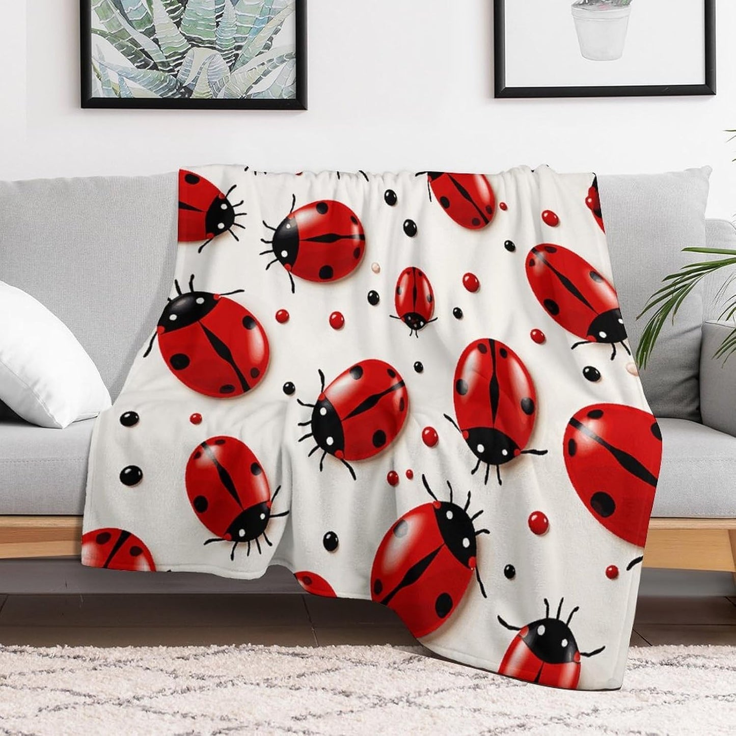 Red Ladybug Blanket Super Soft Lightweight Throw Blanket Cute Cozy Warm Bed Blanket Decorative Fuzzy Blanket All-Season Home Decor Gift for Sofa Couch Living Room 30"*40"（76 * 100cm）