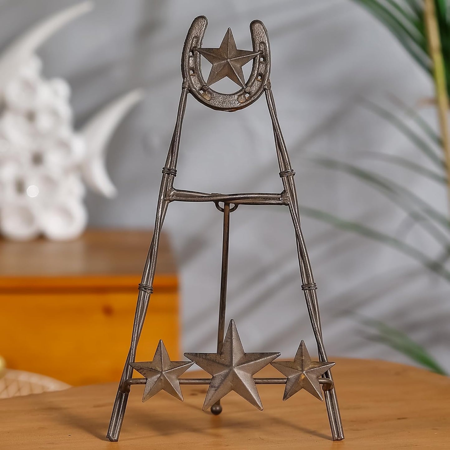 13" H Tall Horseshoe Plate Stand with Star, Metal Plate Holder Display Stand, Western-themed Picture Frame Photo Stand for Home Decor