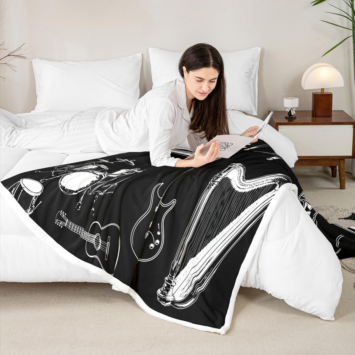 Feelyou Guitar Fleece Throw Blanket for Sofa Couch Drum Kit Piano Music Themed Sherpa Blanket Black White Musical Pattern Warm Plush Blanket Room Decor Instruments Print Fuzzy Blanket Throw 50"x60"