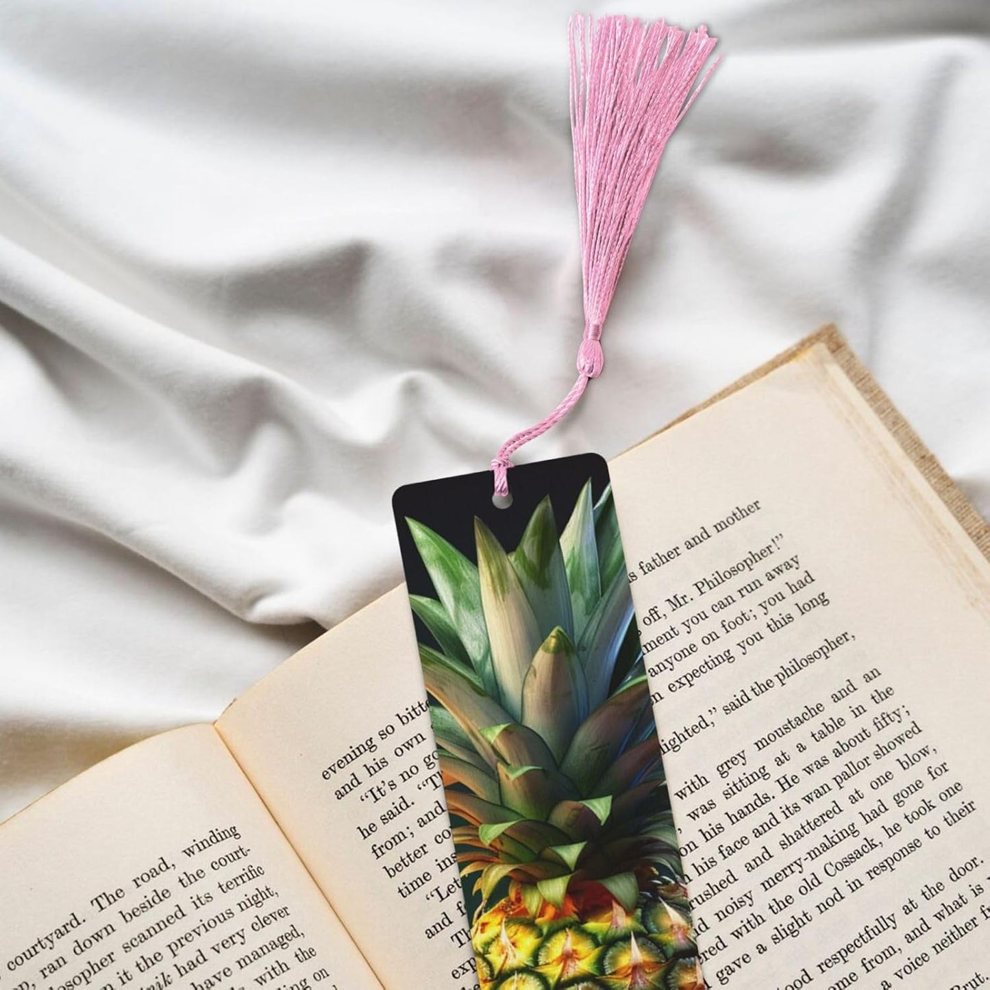 Pineapple Bookmarks Gifts for Women Men, Wooden Bookmarks for Book Lovers, Vintage Book Marks Ornaments with Tassel, Unique Personalized Reading Page Markers Pink