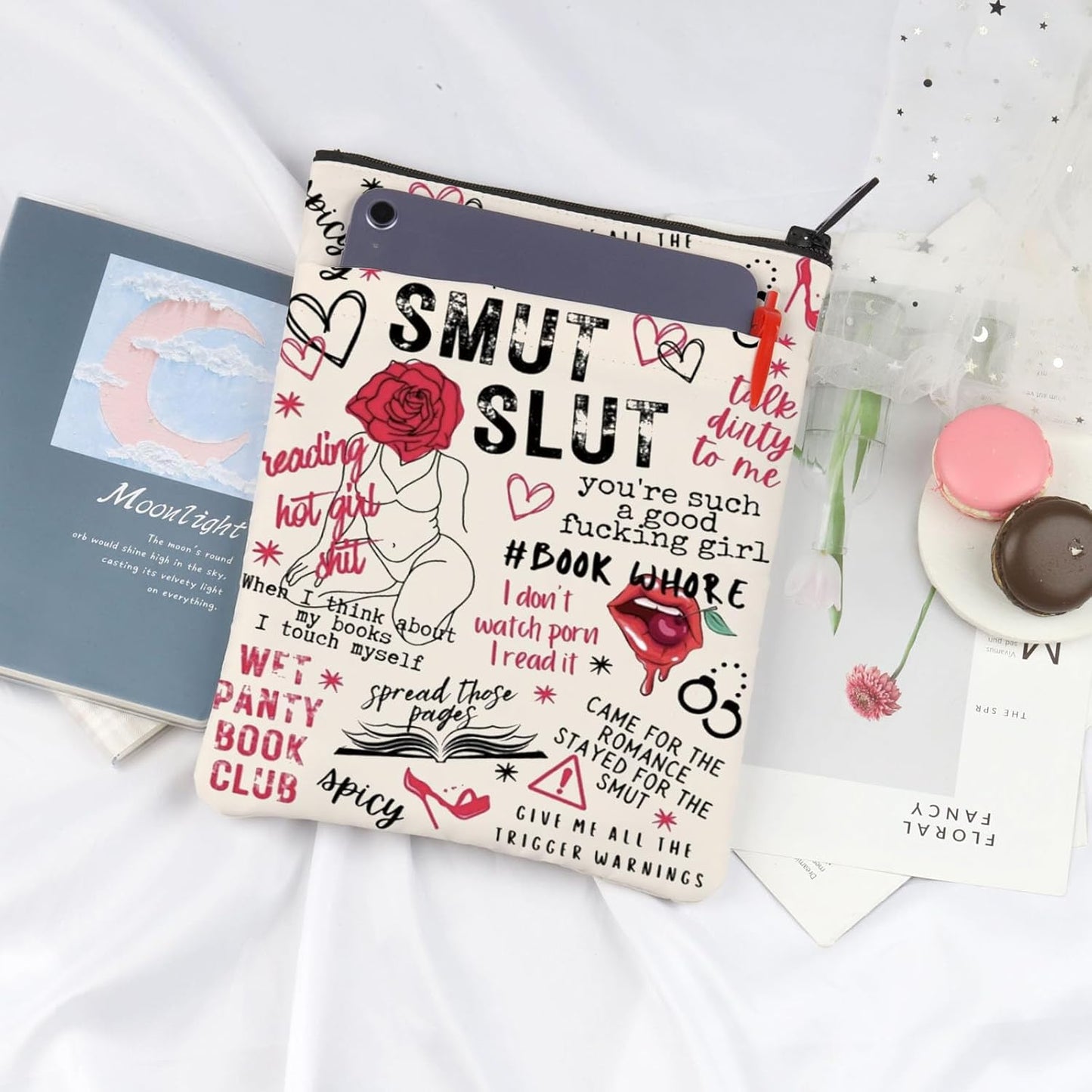 Smutty Book Lover Book Sleeve Smut Spicy Reader Gift Bookish Gift Smutty Books Gift Zipper Book Protector (Smut Slut)