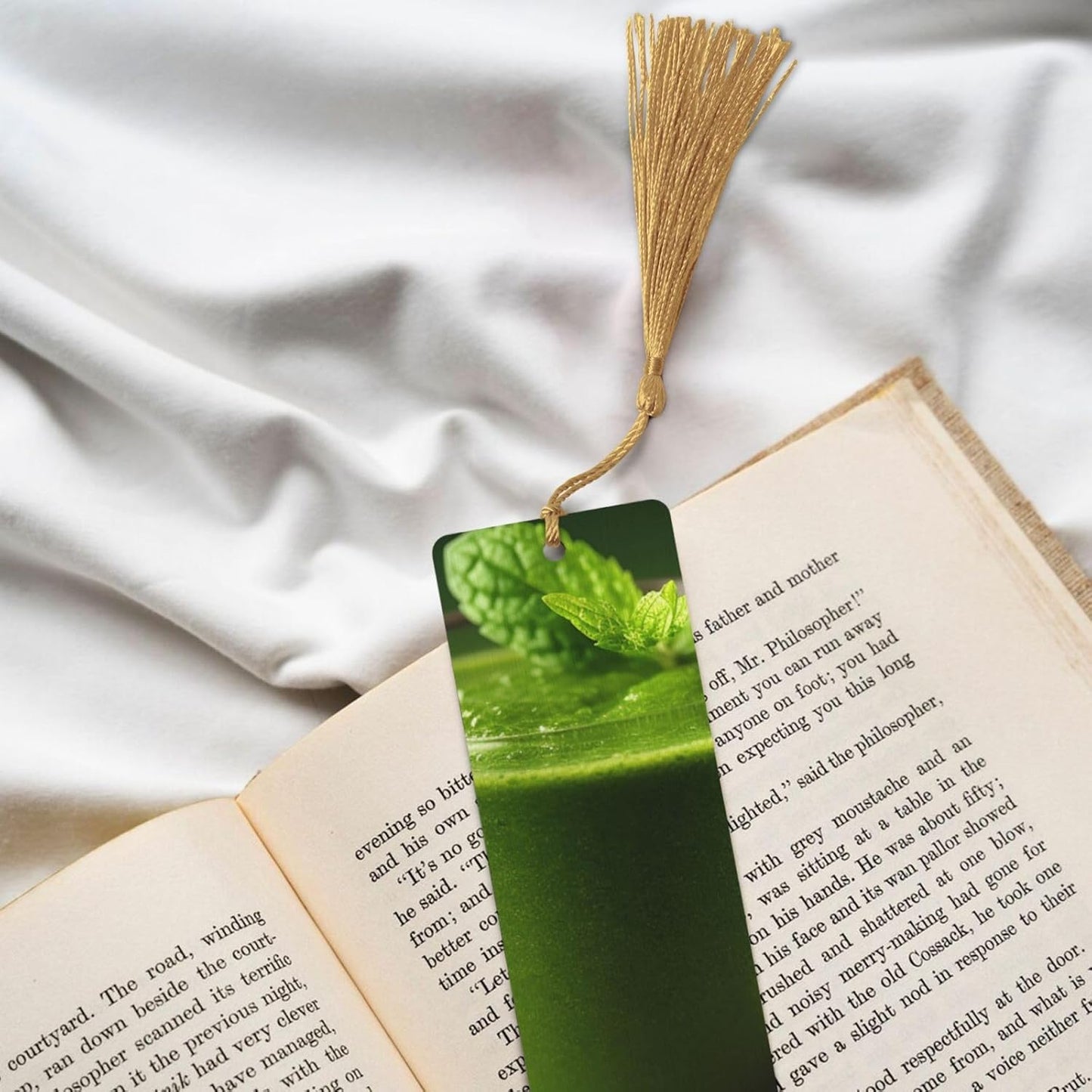 Green Smoothie Bookmarks Gifts for Women Men, Wooden Bookmarks for Book Lovers, Vintage Book Marks Ornaments with Tassel, Unique Personalized Reading Page Markers Gold