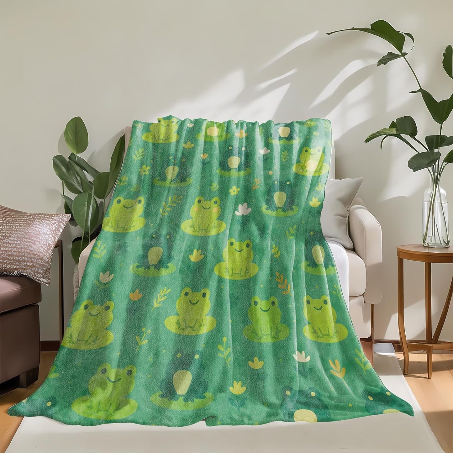Frog Pattern Blanket Soft Lightweight Flannel Throw Blanket for Living Room Bedding Travel Home Decor Cozy 50x60 Inch Blankets Gifts for Adults Kids Women Men
