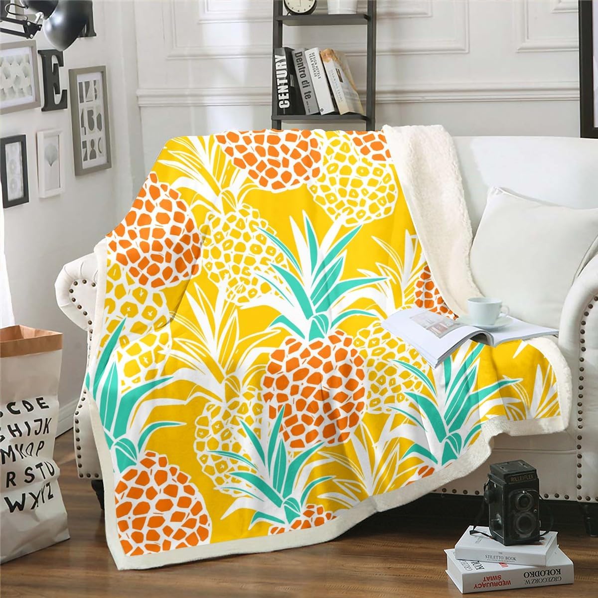 Feelyou Pineapple Sherpa Blanket Tropical Fruit Print Throw Blanket for Couch Chair Sofa Women Fresh Pineapple Pattern Decor Fleece Blanket Orange Cartoon Design Warm Plush Blanket Twin 60"x80"