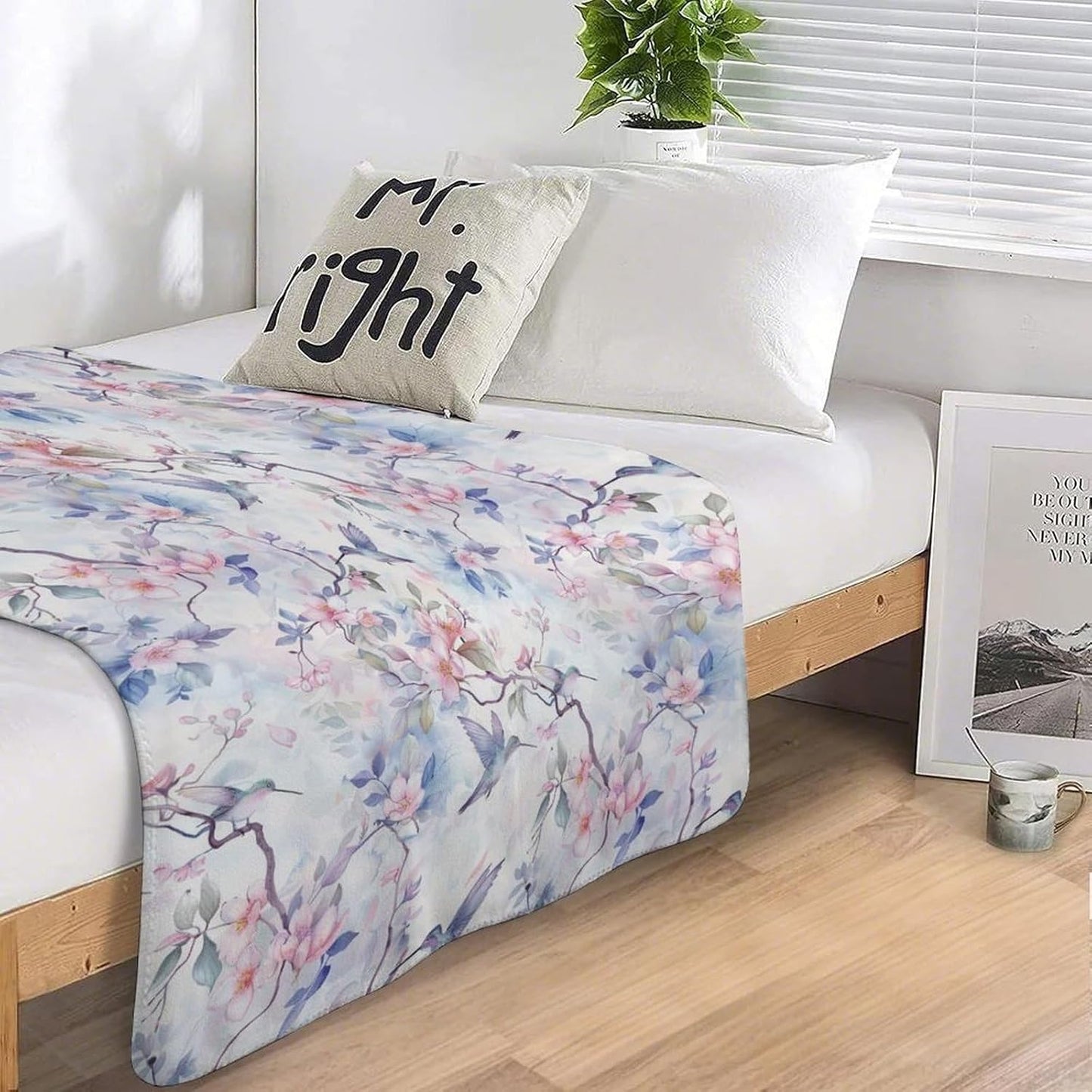 Floral Hummingbird Blanket Gifts for Women Kids, Watercolor Flower Bird Fleece Blankets, Cozy Plush Flannel Throw for Couch, Bed, Living Room Decor 50"x60"