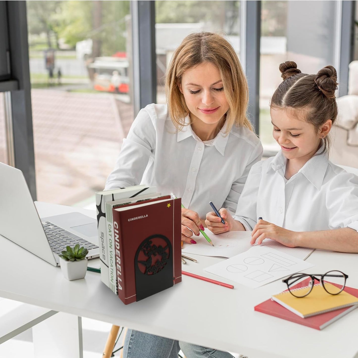 Chinese Style Bird with Flower Bookends Hummingbird Book Ends Shelves Organizer Metal Book Stands Journal Book Holder Reading Decorative Bookends Book Stoppers for Office Home School Library