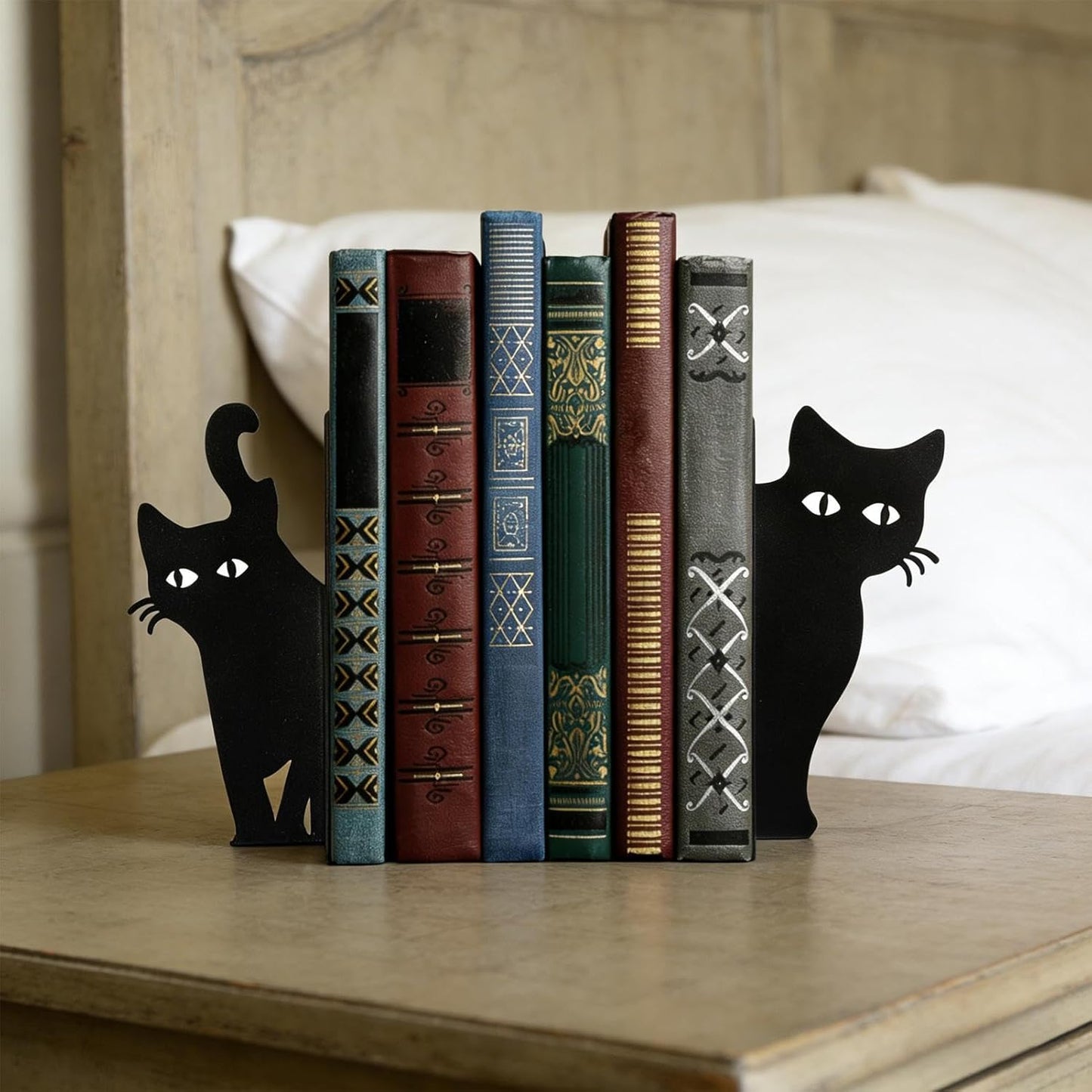 Metal Book Ends - Non-Slip Peeping Cat Holder | Cute Bookends - for Reading Enthusiasts Bookshelf Bookcase Desk Home Bedroom